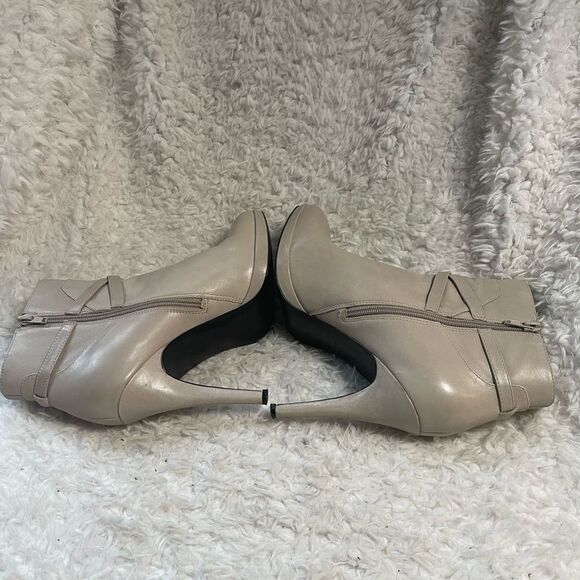 Nine West Elegant leather Beige Ankle platform heels Boots side zipper SZ10M - Picture 6 of 12
